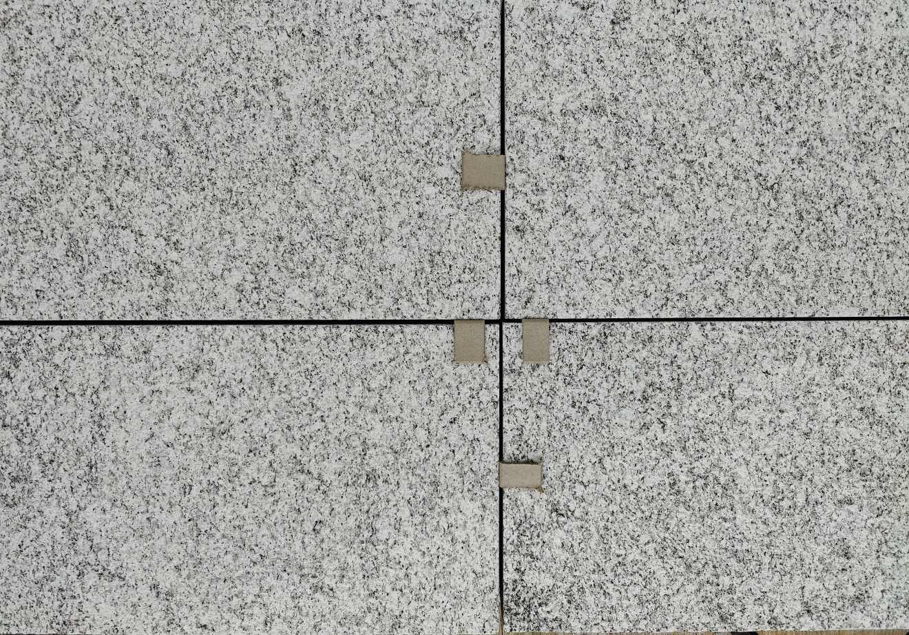 Trapp av granitt opp en skråning